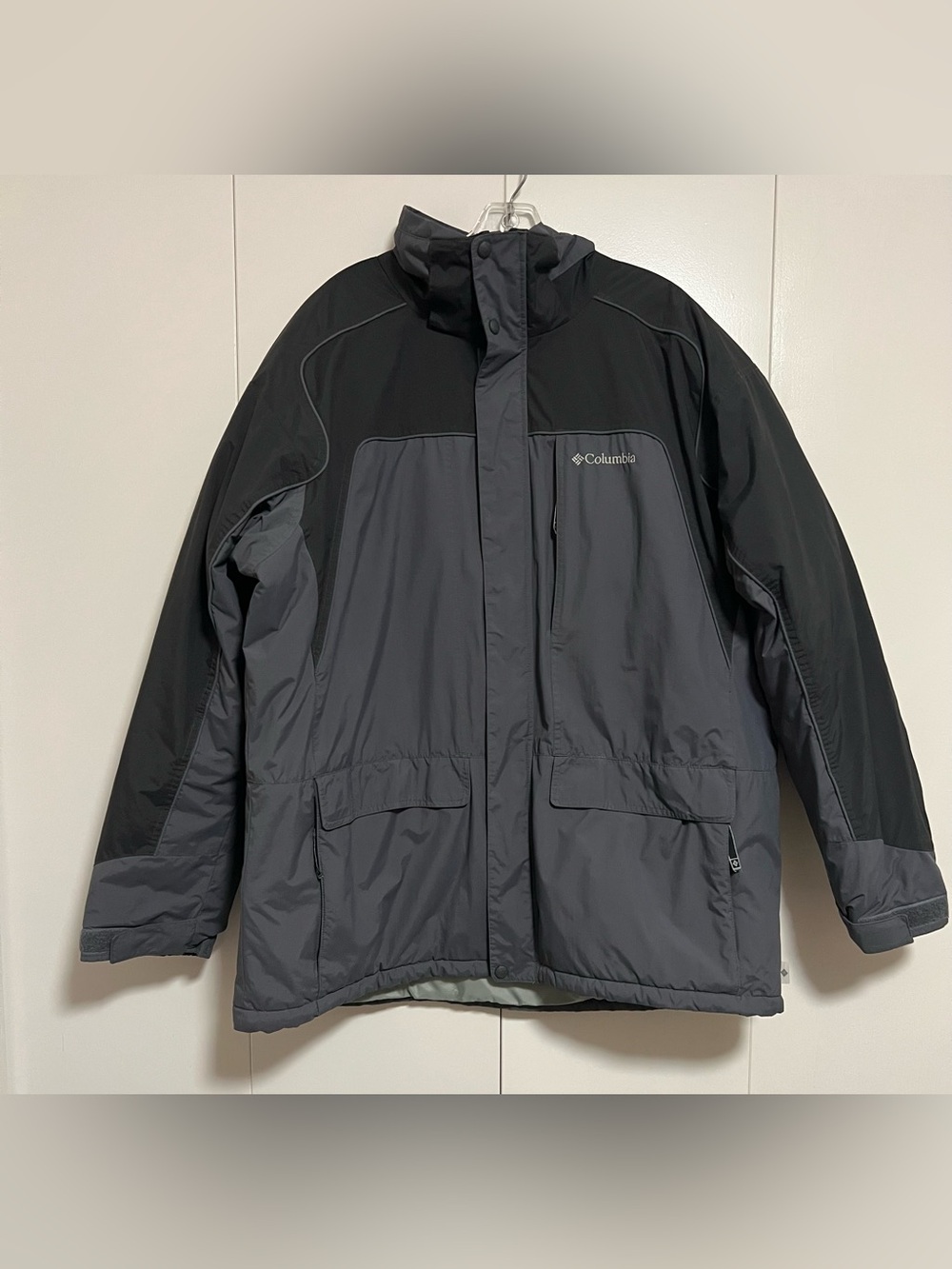 Columbia Sportswear Men’s XL Gray & Black Winter Jacket Waterproof -No Hood